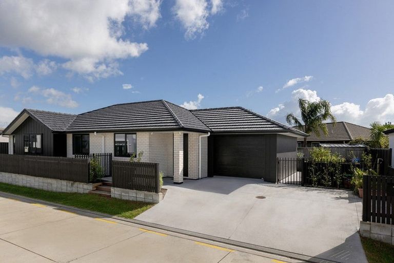 Photo of property in 22 Rehua Way, Papamoa, 3118