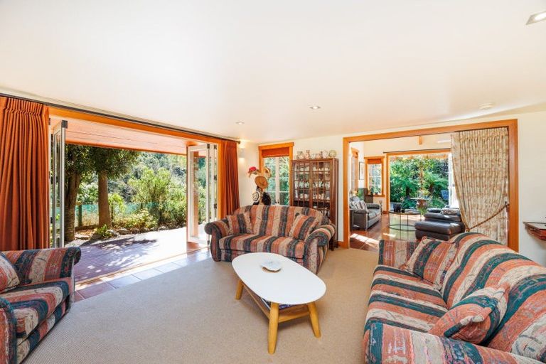 Photo of property in 355 Turitea Road, Turitea, Palmerston North, 4472