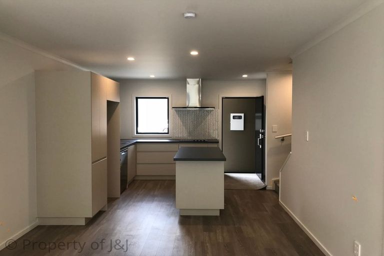 Photo of property in 14/9 Surrey Street, Tawa, Wellington, 5028