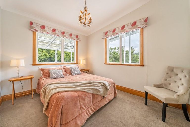 Photo of property in 92 Plateau Road, Te Marua, Upper Hutt, 5018