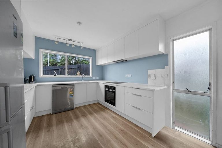 Photo of property in 14 Beauchamp Drive, Massey, Auckland, 0614