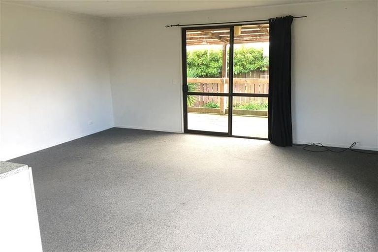 Photo of property in 62 Lavelle Road, Henderson, Auckland, 0612