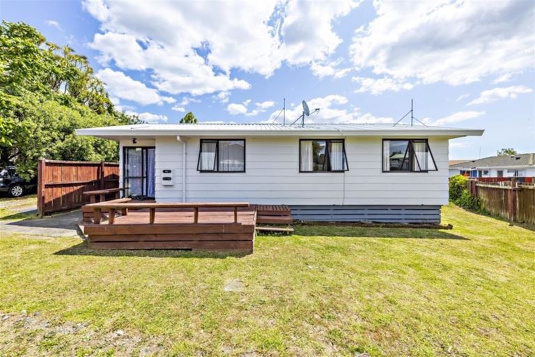 Photo of property in 2/61 Redcrest Avenue, Red Hill, Papakura, 2110