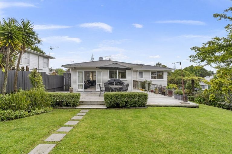 Photo of property in 16 Juniper Road, Sunnynook, Auckland, 0620