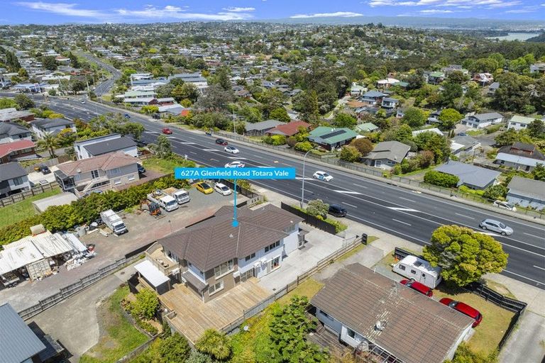 Photo of property in 627a Glenfield Road, Totara Vale, Auckland, 0629