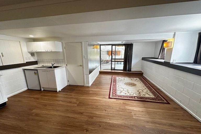 Photo of property in 8 Widmore Drive, Massey, Auckland, 0614