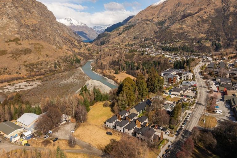 Photo of property in 3 Packhorse Lane, Arthurs Point, Queenstown, 9371