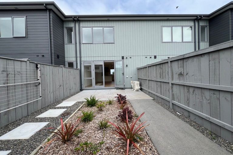 Photo of property in 10 Park Green Avenue, Rosehill, Papakura, 2113
