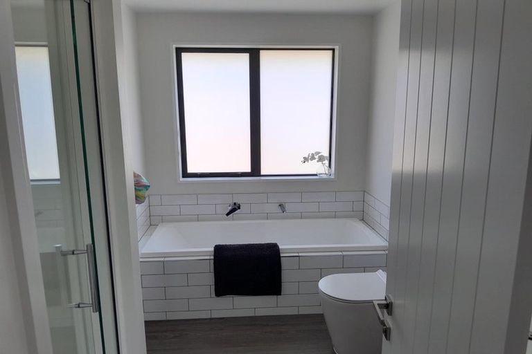 Photo of property in 10 Curtis Street, Woodend, 7610