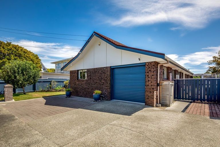 Photo of property in 30 Fairfield Avenue, Fairfield, Lower Hutt, 5011