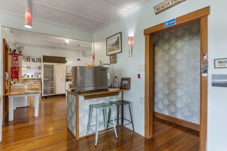 Photo of property in 9 West Beach, Waitara, 4320