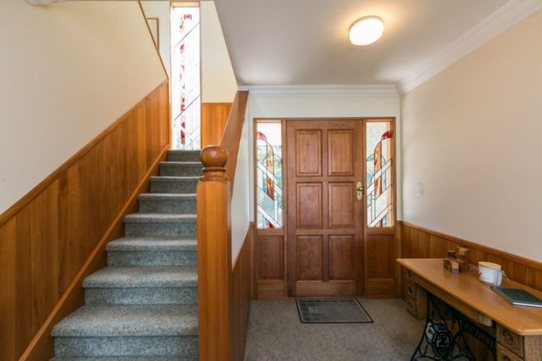 Photo of property in 71 Napier Terrace, Hospital Hill, Napier, 4110