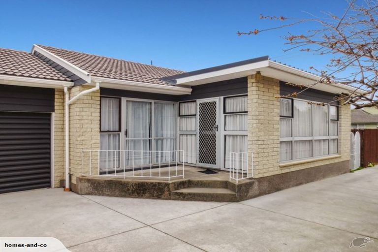 Photo of property in 1/214 Grimseys Road, Redwood, Christchurch, 8051