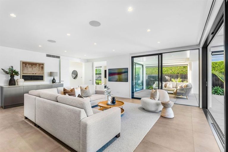 Photo of property in 23 Muritai Road, Milford, Auckland, 0620