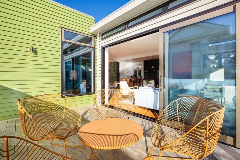 Photo of property in 51 The Crescent, Roseneath, Wellington, 6011
