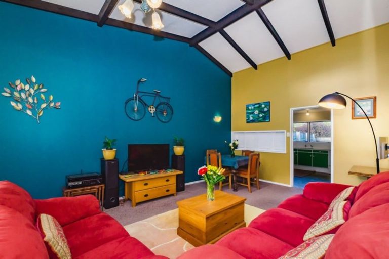 Photo of property in 70 Belvedere Avenue, Waikanae, 5036