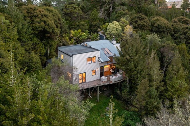 Photo of property in 6 Hobson Heights Road, Lucas Heights, Auckland, 0632