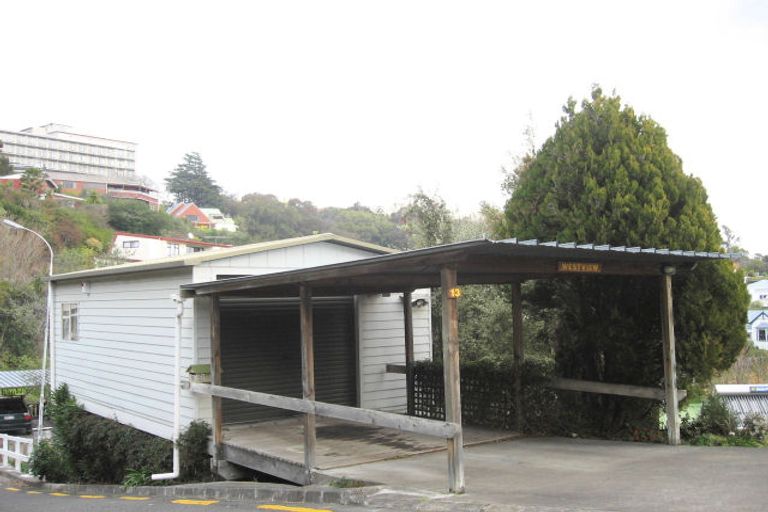 Photo of property in 13 Denholm Road, Hospital Hill, Napier, 4110