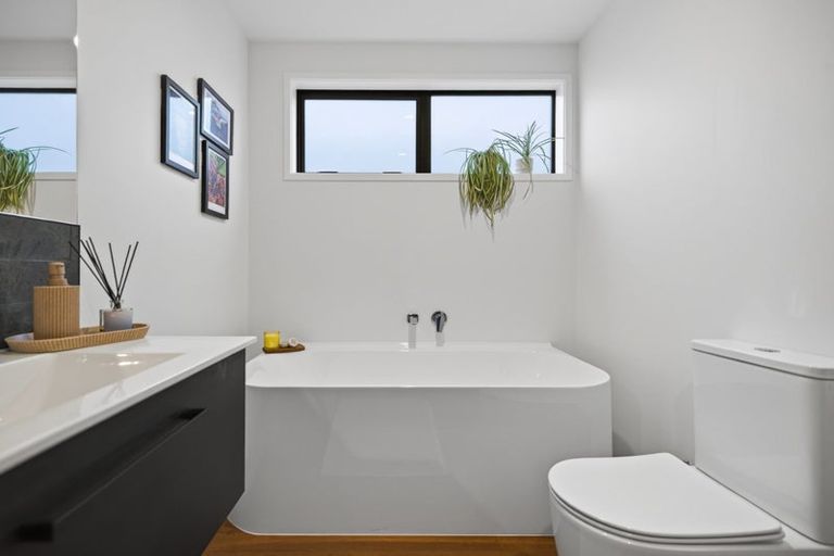 Photo of property in 25 Friesian Close, Jacks Point, 9371