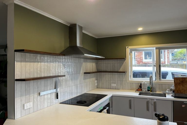 Photo of property in 52 Flanshaw Road, Te Atatu South, Auckland, 0610