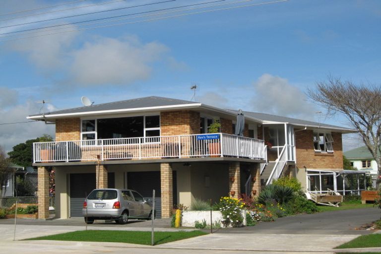 Photo of property in 75 Queen Street, Waitara, 4320