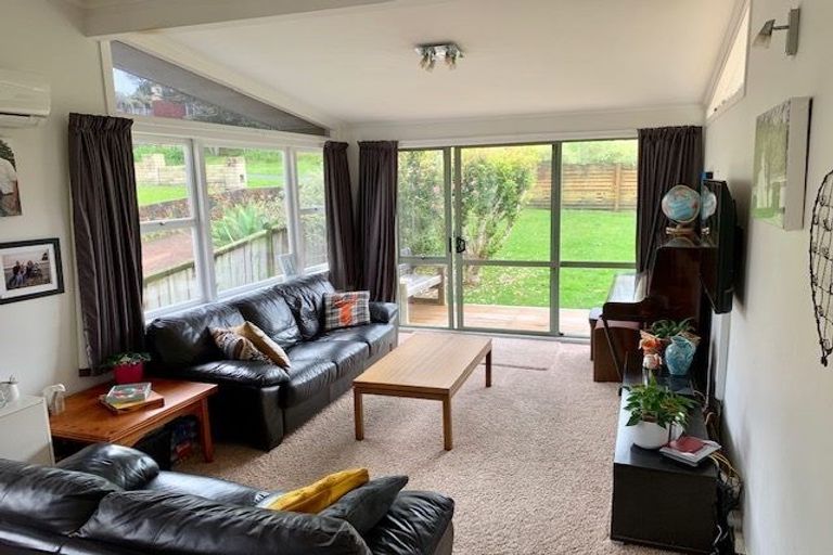 Photo of property in 121 Brian Crescent, Stanmore Bay, Whangaparaoa, 0932