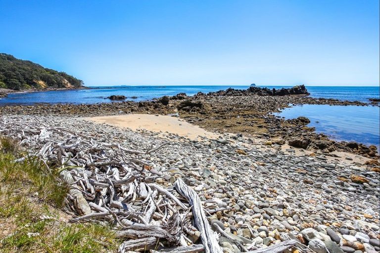 Photo of property in 595 Boat Harbour Road, Whenuakite, Whitianga, 3591