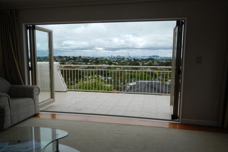 Photo of property in 11 Monarch Avenue, Hillcrest, Auckland, 0627