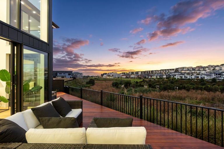 Photo of property in 51 Streamview Way, Long Bay, Auckland, 0630