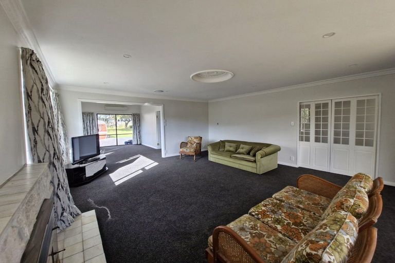 Photo of property in 26 Hawthorn Crescent, Stokes Valley, Lower Hutt, 5019