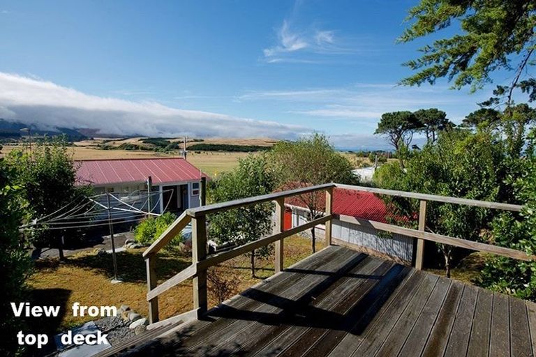 Photo of property in 24 Whangaimoana Beach Road, Whangaimoana, Featherston, 5772