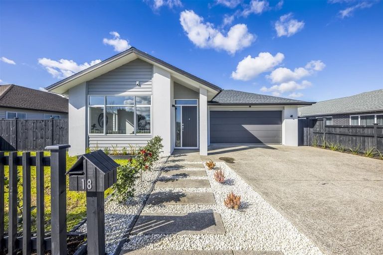 Photo of property in 18 Paso Fino Crescent, Karaka, Papakura, 2113