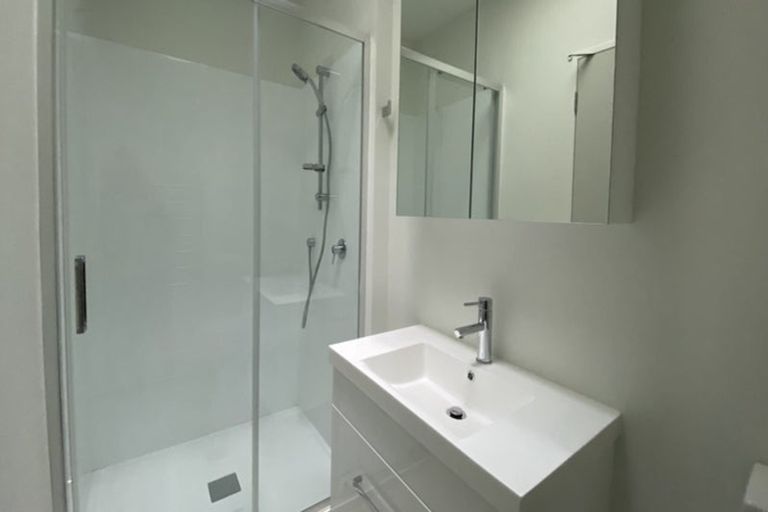 Photo of property in 9/2 Moor Avenue, Te Atatu Peninsula, Auckland, 0610