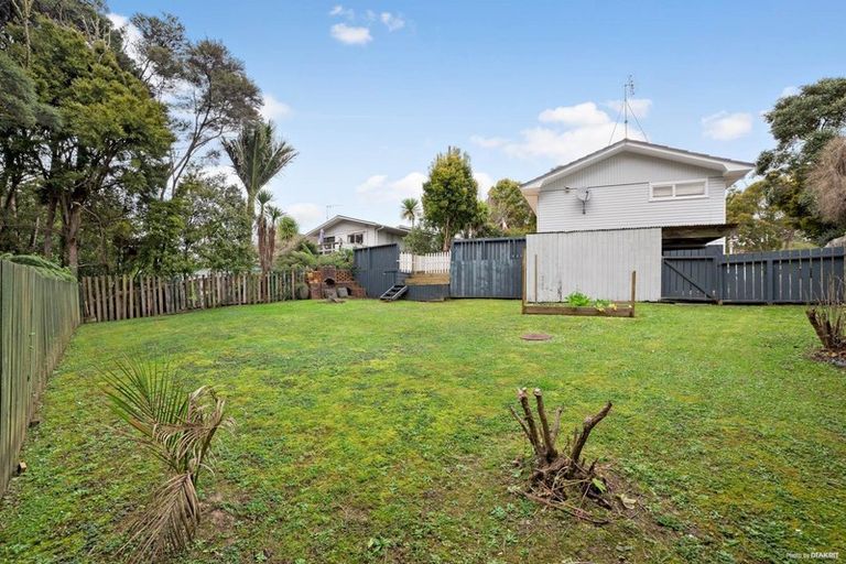 Photo of property in 32 Spinella Drive, Bayview, Auckland, 0629