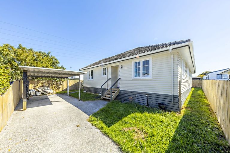 Photo of property in 1/31 Solveig Place, Randwick Park, Auckland, 2105