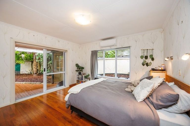 Photo of property in 140 Aokautere Drive, Fitzherbert, Palmerston North, 4410