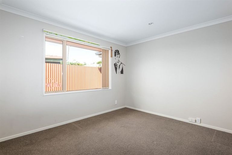 Photo of property in 6a Lake Terrace Road, Burwood, Christchurch, 8061