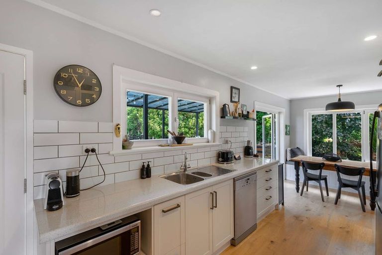 Photo of property in 37 Whiriwhiri Road, Waiuku, 2682