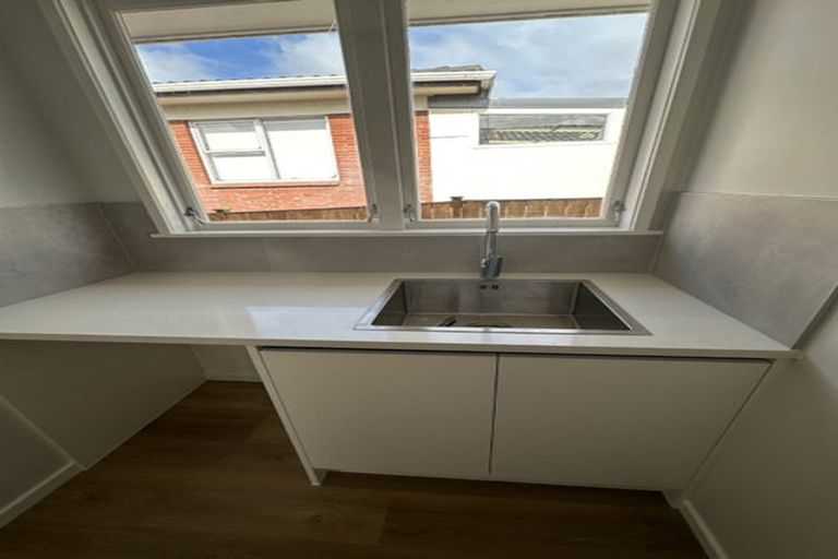 Photo of property in 25b Borrowdace Avenue, Botany Downs, Auckland, 2010