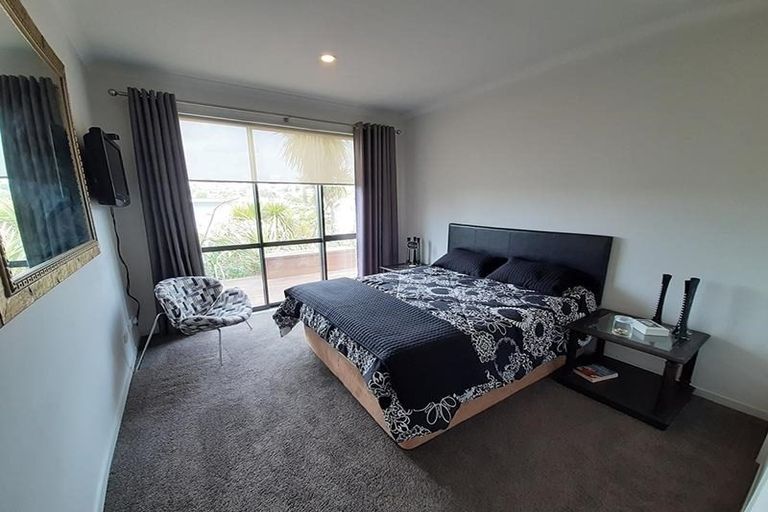 Photo of property in 12 Remuremu Street, Long Bay, Auckland, 0630