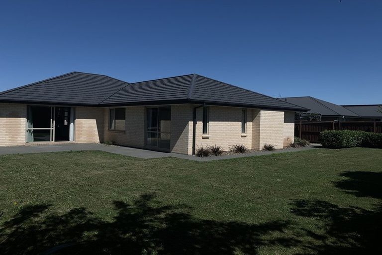 Photo of property in 16 Rossall Crescent, Rolleston, 7615