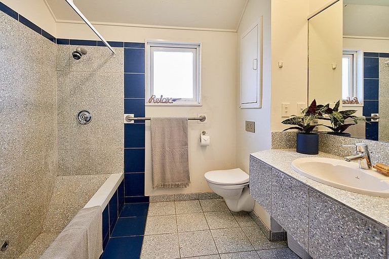 Photo of property in 110 Lyall Parade, Lyall Bay, Wellington, 6022