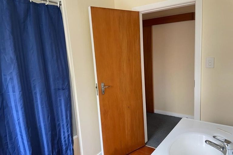 Photo of property in 45 Cambridge Terrace, Waiwhetu, Lower Hutt, 5010