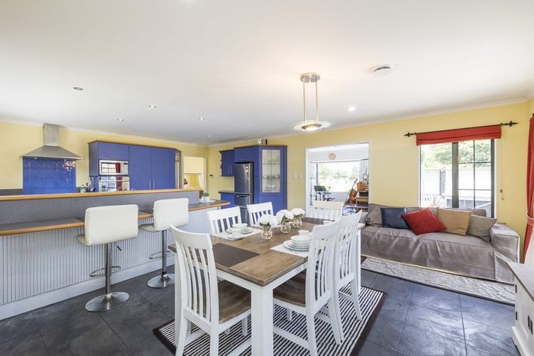 Photo of property in 145 Schnell Drive, Kelvin Grove, Palmerston North, 4414