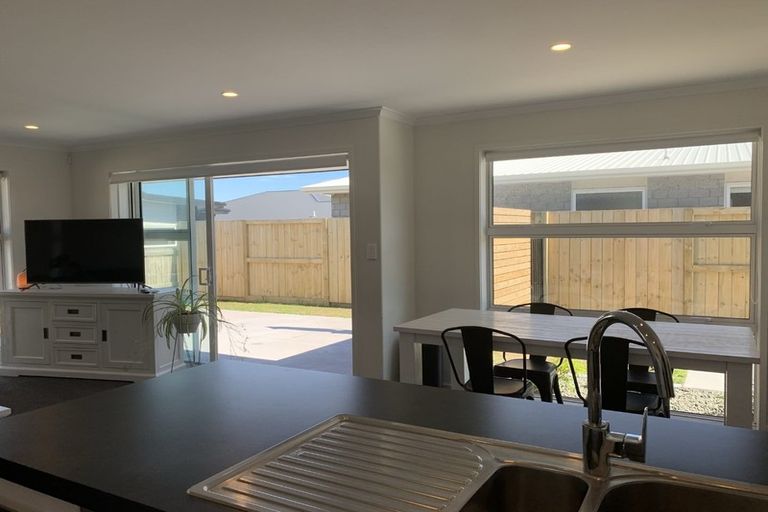 Photo of property in 22 Komata Crescent, Papamoa Beach, Papamoa, 3118