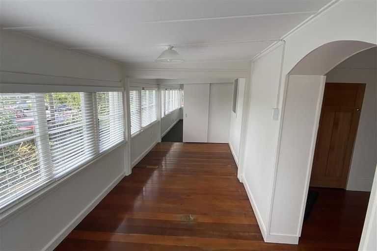 Photo of property in 43 Astley Avenue, New Lynn, Auckland, 0600