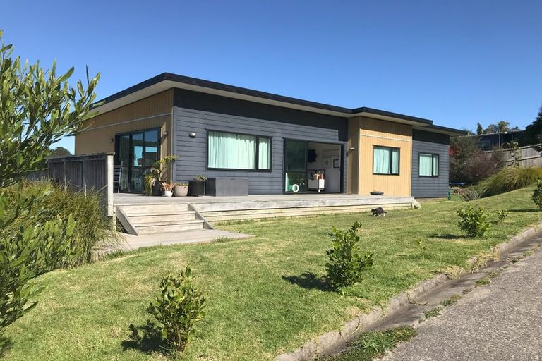 Photo of property in 3 Harakeke Place, Raglan, 3225