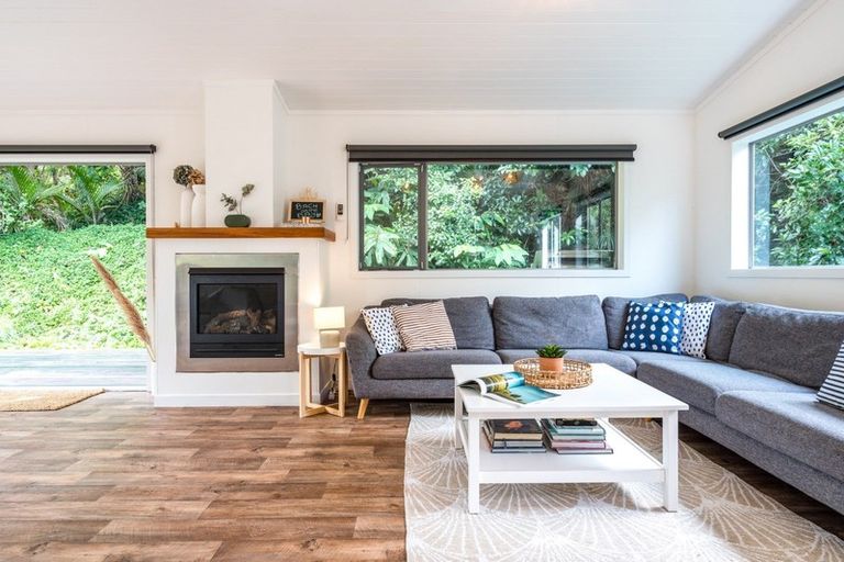 Photo of property in 17 Glen Brook Road, Omiha, Waiheke Island, 1081