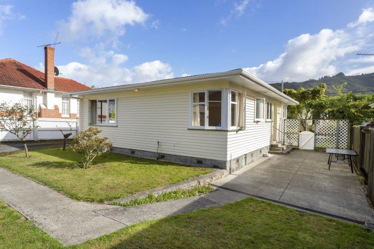 Photo of property in 14 Hudson Avenue, Ebdentown, Upper Hutt, 5018