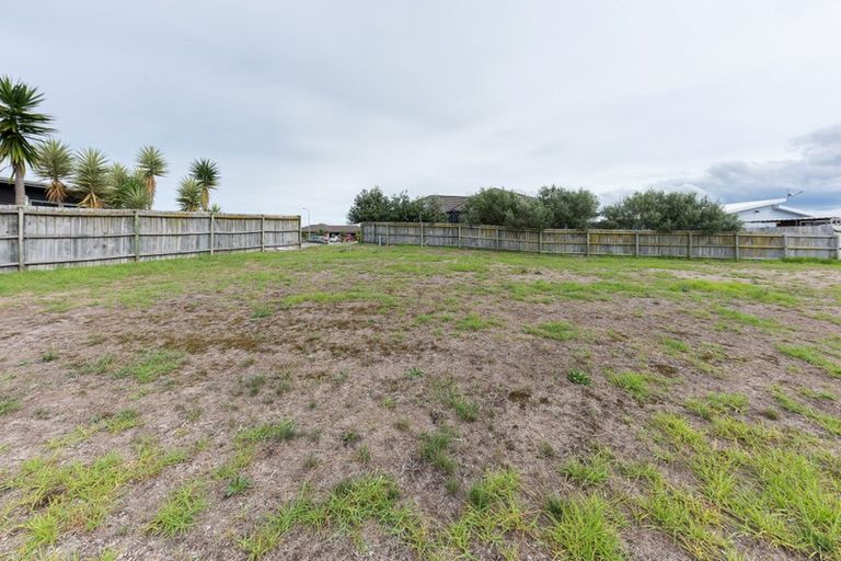 Photo of property in 15 Ocean View Rise, Ruakaka, 0116